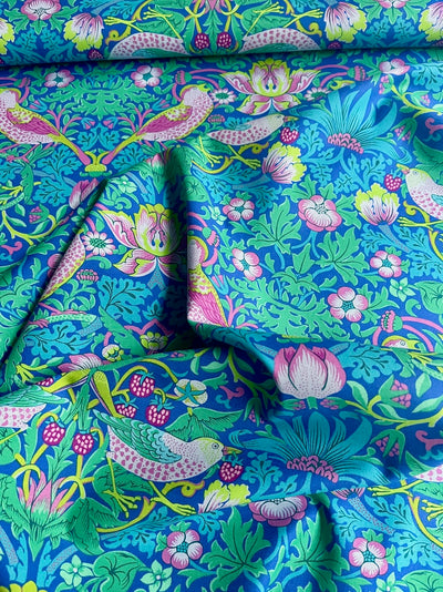 Kaffe Fassett x Morris & Co. – Strawberry Thief