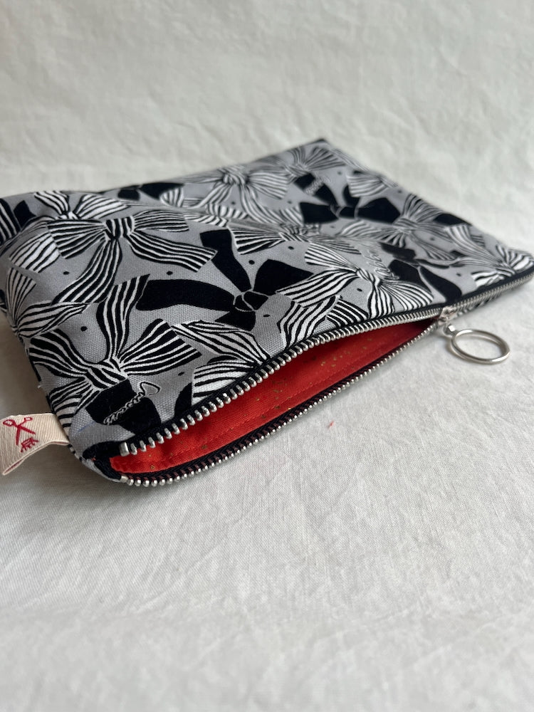 Kosmetiktasche Ribbon & Bows – Grey