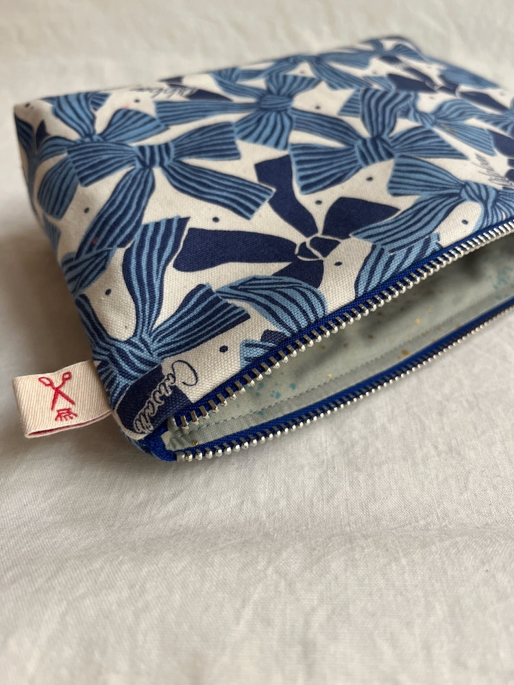 Kosmetiktasche Ribbon & Bows – Blue
