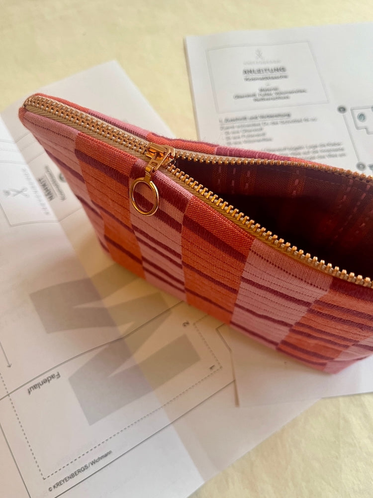 Nähkit – Kosmetiktasche M, Fableism Berry/Blackberry