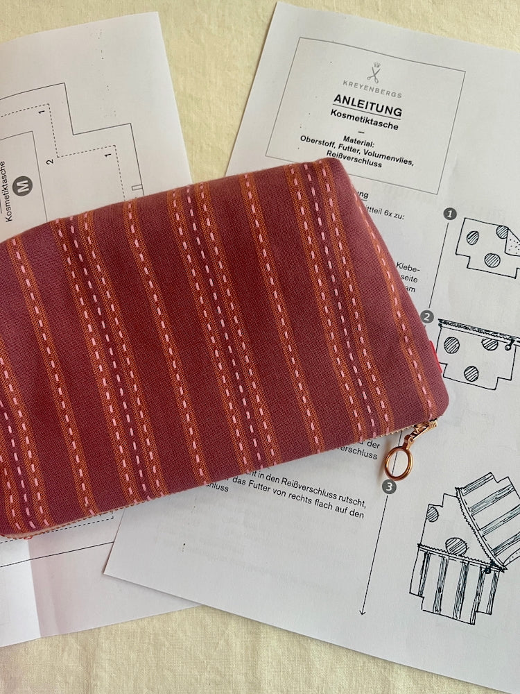 Nähkit – Kosmetiktasche M, Fableism Berry/Blackberry