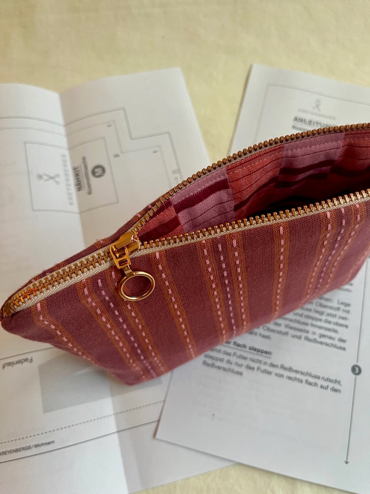 Nähkit – Kosmetiktasche M, Fableism Berry/Blackberry