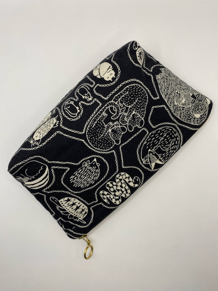 Kosmetiktasche klein – Winterschlaf Schwarz
