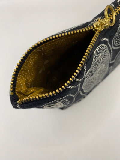 Kosmetiktasche klein – Winterschlaf Schwarz