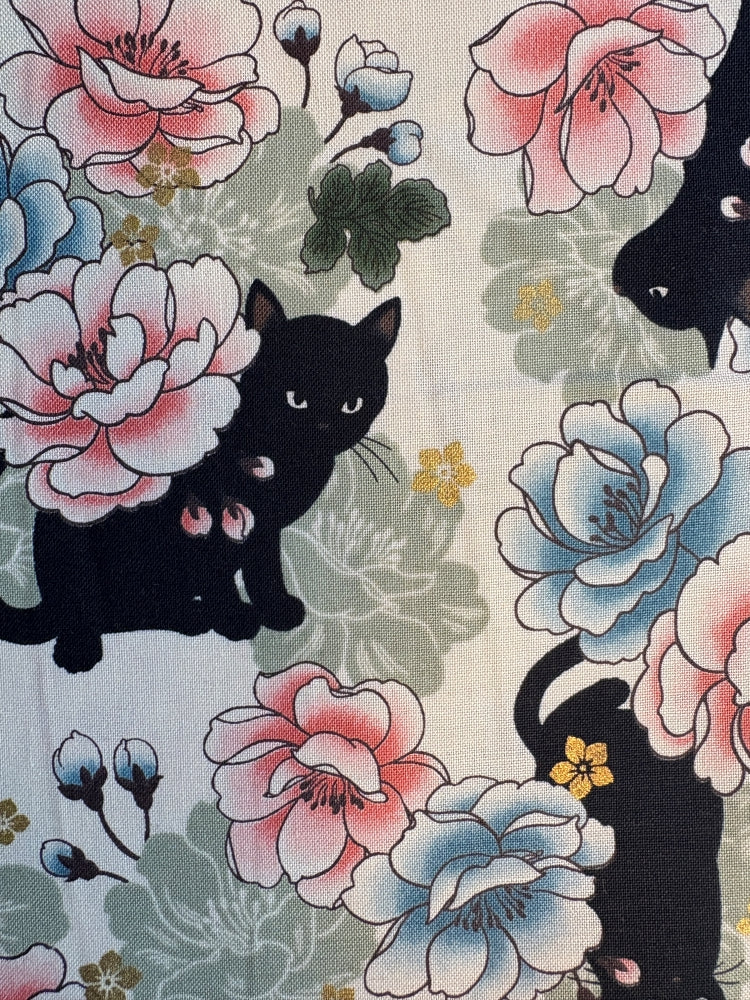 Katzen & Pfingsrosen - creme gold